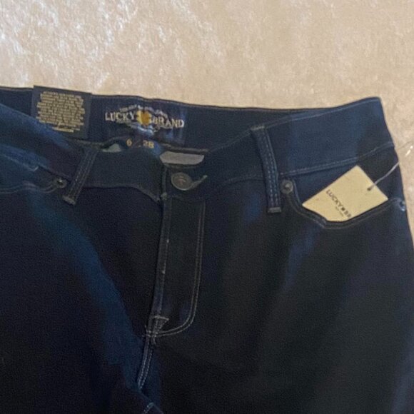 NWT Lucky Jean Hayden Skinny - Size 28 - Dark Wash - Picture 3 of 6